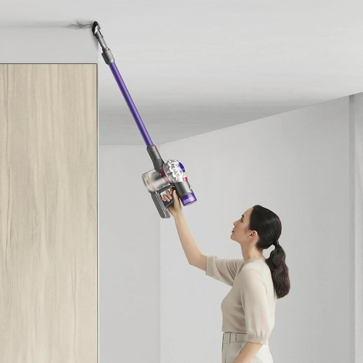 Dyson V8 cordless vacuum cleaner