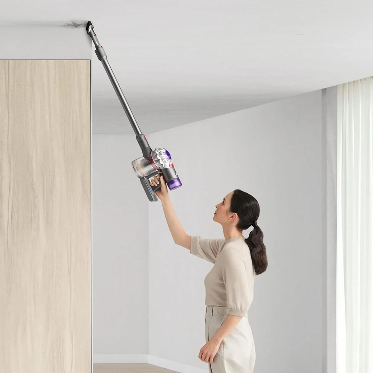 Dyson V8 cordless vacuum cleaner